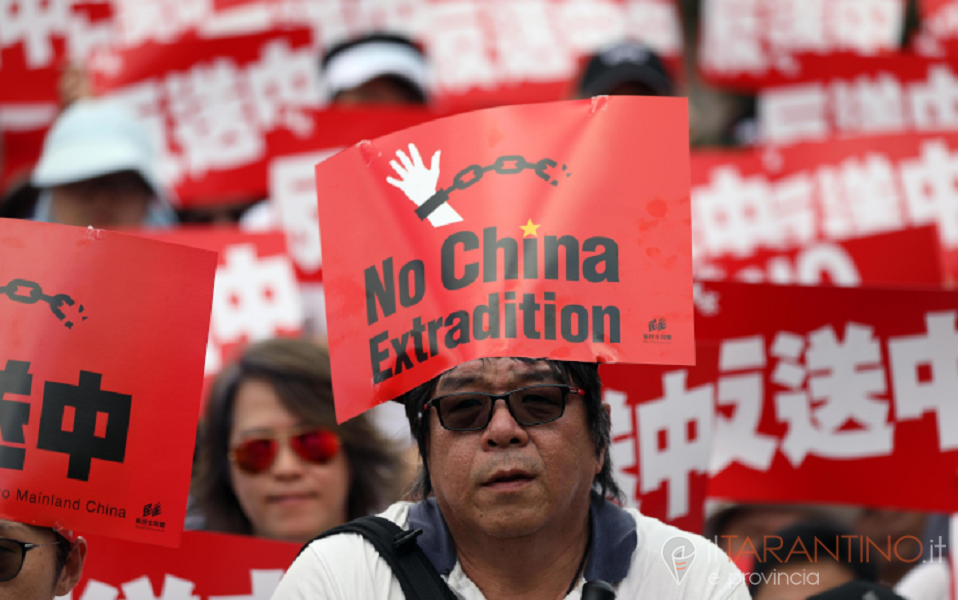 Contro la legge sull'estradizione forzata Hong Kong protesta